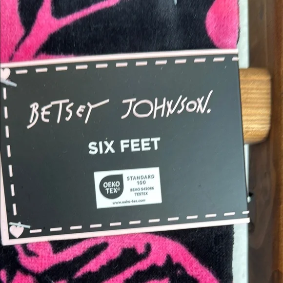 Betsey Johnson Pink and Blue Butterfly Towel - Picture 4 of 7